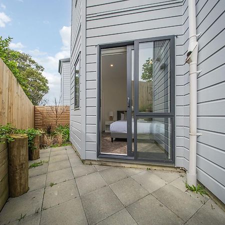 West Harbour Modern 4-Bedroom Retreat โอ๊คแลนด์ ภายนอก รูปภาพ