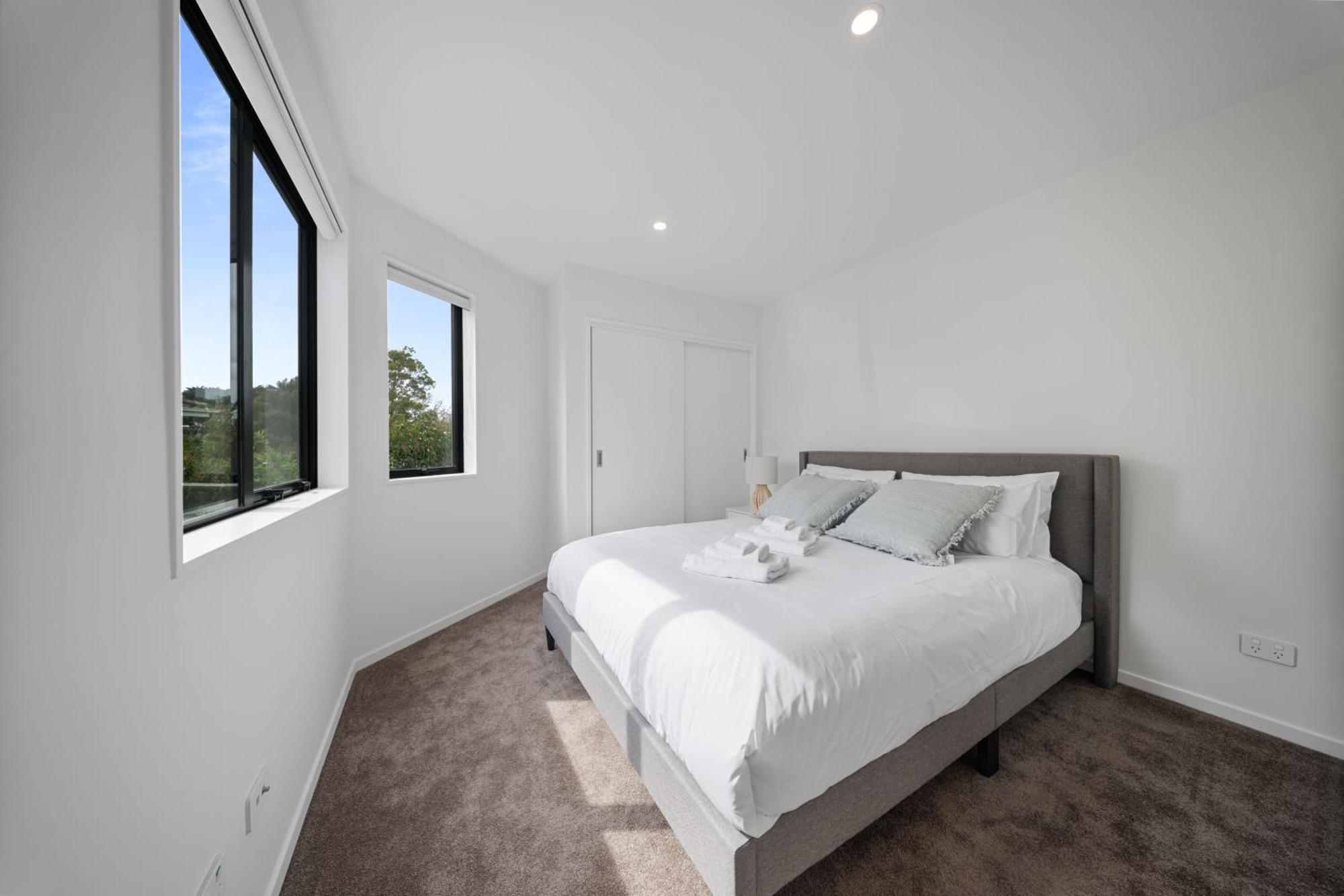 West Harbour Modern 4-Bedroom Retreat โอ๊คแลนด์ ภายนอก รูปภาพ