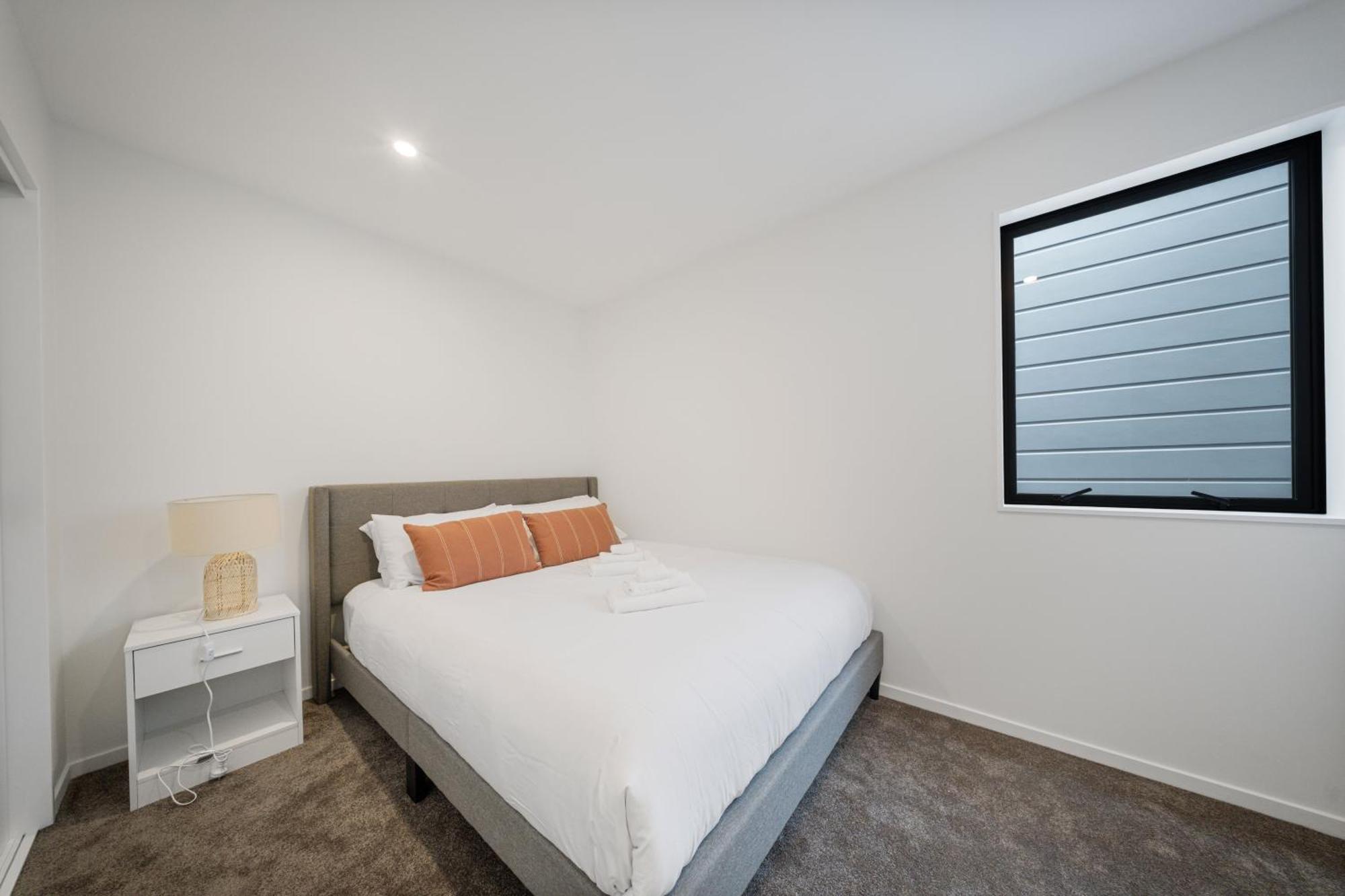 West Harbour Modern 4-Bedroom Retreat โอ๊คแลนด์ ภายนอก รูปภาพ