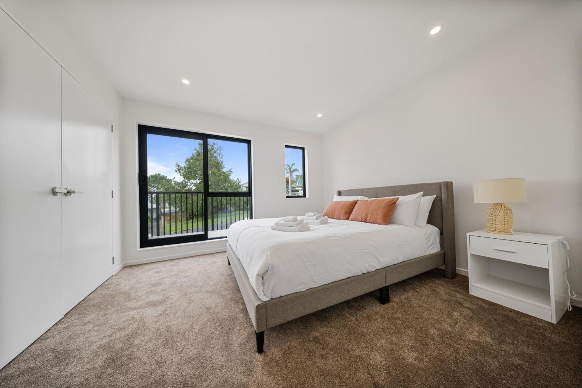 West Harbour Modern 4-Bedroom Retreat โอ๊คแลนด์ ภายนอก รูปภาพ
